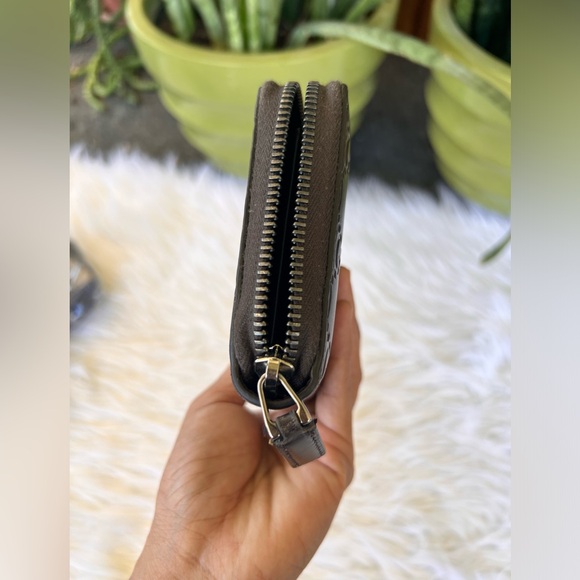 Gucci Long Zippy All Around Wallet - Picture 4 of 8